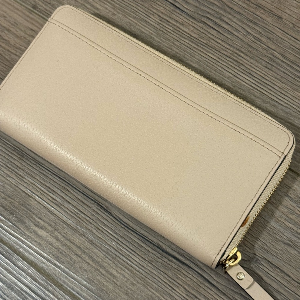 Kate Spade Wallet - Picture 2 of 8